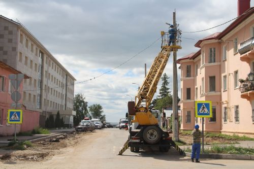 В Елабуге на улице Говорова убирают старые ЛЭП