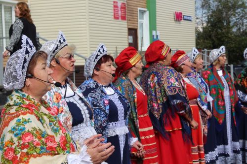 С песнями на выборы: в Елабужском районе проголосовали творческие коллективы