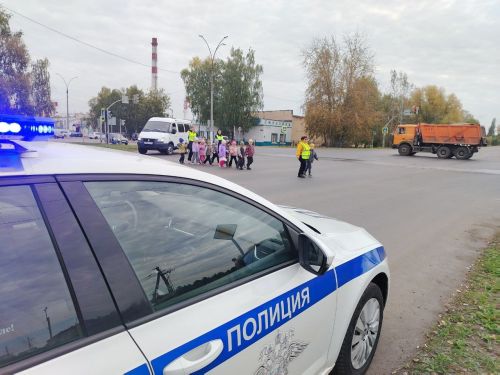 Елабуга присоединилась к Всероссийской неделе безопасности: световозвращатели, игры и диалоги с инспекторами