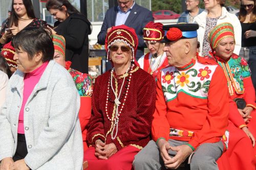 «Луковая царица» и пироги: как в Танайке празднуют урожай