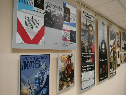 В Елабужском колледже культуры и искусств открылась выставка о героях Татарстана