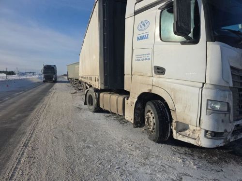 В Елабужском районе на трассе М-7 произошло ДТП с участием трёх автомобилей