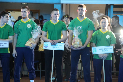 В Елабуге стартовал Чемпионат РТ по национальной борьбе корэш
