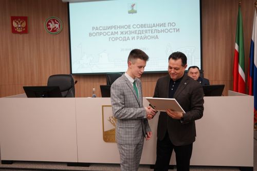 Елабужский школьник получил 100 тысяч рублей за победы в престижных всероссийских олимпиадах