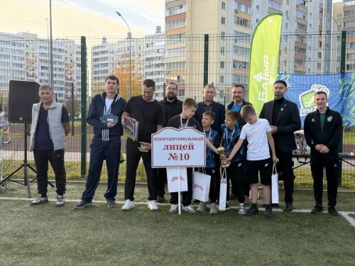 Алабугада мини-футбол буенча «Әтиләр көне»нә багышланган турнир үтте