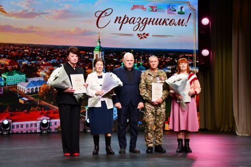 В Елабуге прошел праздник для старшего поколения в обновленном ГДК