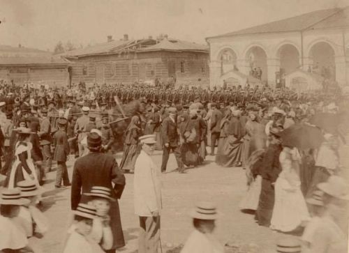 Петербургский след в Елабуге: история стахеевских торговых рядов у Спасского собора