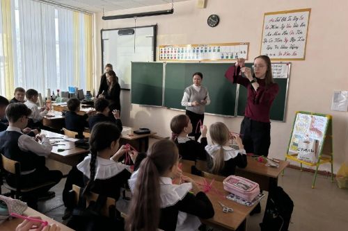 В Елабуге «Научный десант» научил школьников моделировать мир из пушистой проволоки