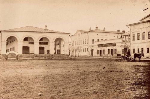 Петербургский след в Елабуге: история стахеевских торговых рядов у Спасского собора