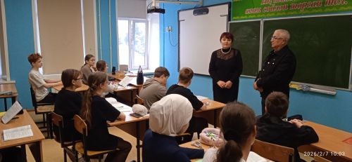 Уроки, где история дышит: как елабужские ветераны говорят с детьми о войне, пионерах и сегодняшнем дне