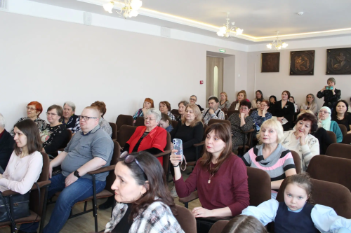 «Дедушка был очень музыкальным»: внучка и правнучка Мусы Джалиля приехали в Елабугу на фестиваль его памяти