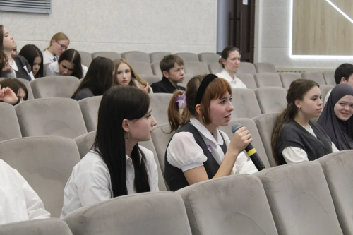 В Елабуге школьникам рассказали о бизнесе, власти и депутатской деятельности