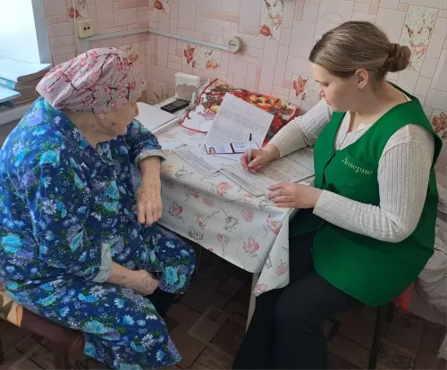 В Елабужском районе начался подомовой обход одиноких пожилых людей старше 80 лет
