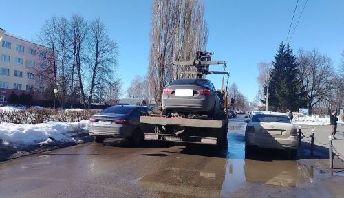 Алабугада Казан һәм Гассар урамнарыннан машиналарны эвакуациялиләр: кагыйдә бозу ничә сумга төшә?
