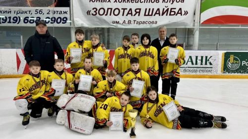 Глава района поздравил елабужских хоккеистов с победой в «Золотой шайбе»