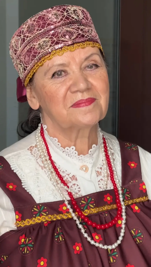 66 лет, йога каждый день и песни на сцене: секрет молодости от заведующей клубом