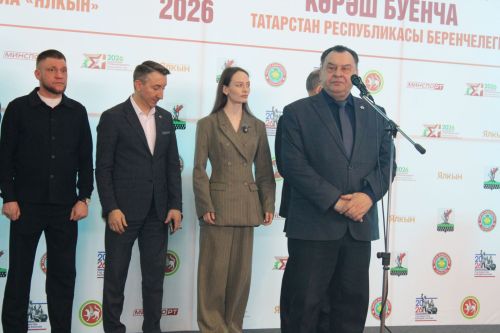 Алабугада көрәш буенча Татарстан беренчелеге уза: 345 егет «Ялкын» журналы призлары өчен көрәшә