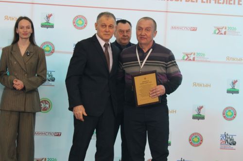 Алабугада көрәш буенча Татарстан беренчелеге уза: 345 егет «Ялкын» журналы призлары өчен көрәшә
