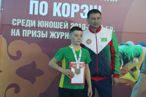 В Елабуге определили сильнейших борцов корэш