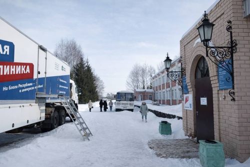 «Мобильная поликлиника» продолжает прием в Елабужском районе