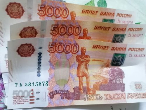 Кому из татарстанцев начислят повышенную зарплату за февраль