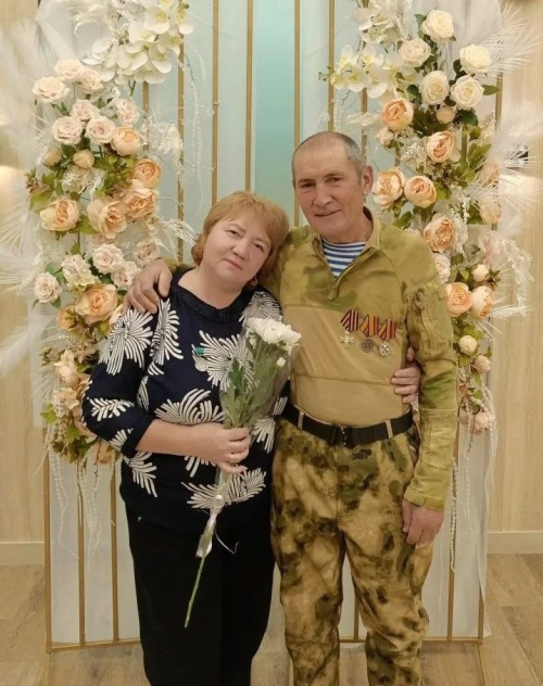 «Сам делал открытки и дарил маме»: ветеран СВО из Елабуги — о советском 8 Марта