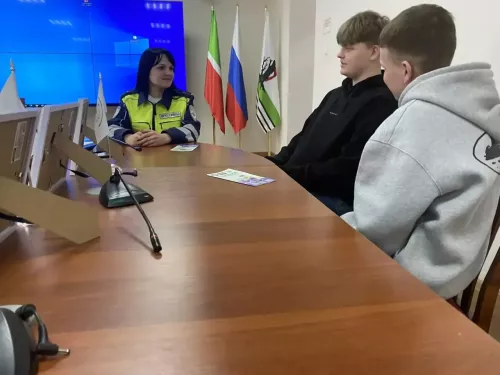 Это важно знать: встреча по ПДД прошла в Елабужском политехническом колледже