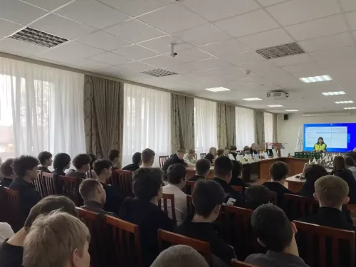 Это важно знать: встреча по ПДД прошла в Елабужском политехническом колледже