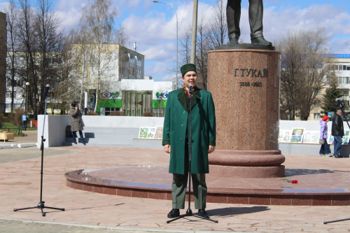 В Елабуге отметили 140-летие Габдуллы Тукая в обновленном сквере его имени