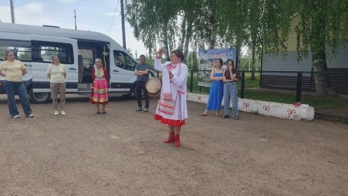 В Елабужском районе ансамбль «Марийские зори» встретил гостей из Минсельхоза РТ