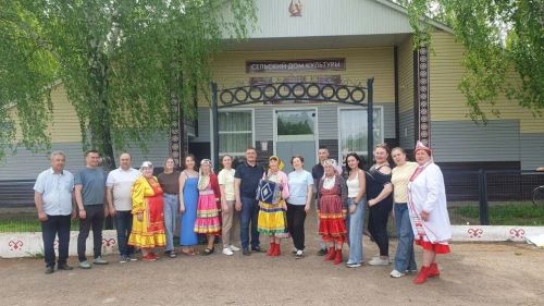 В Елабужском районе ансамбль «Марийские зори» встретил гостей из Минсельхоза РТ