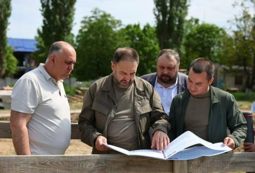 Делегация Татарстана оценила восстановление соцобъектов и домов в ЛНР