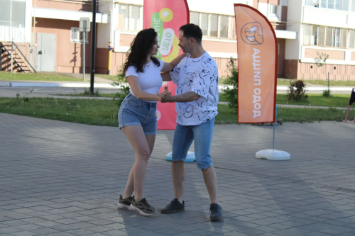 ЦКР «Созвездие» завершил творческий сезон концертом в сквере «Сад у дома»