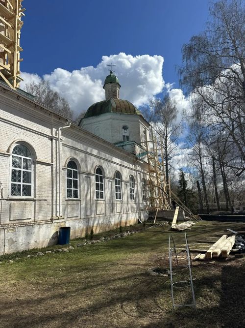 Храму святого пророка Илии в селе Новогорское нужна помощь