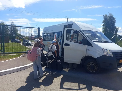 Первые 135 детей отправились в лагерь «Юный Строитель» под Елабугой