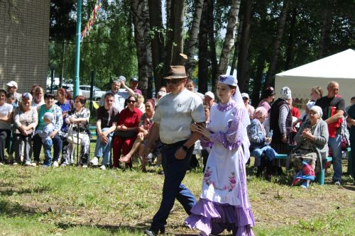 В Старом Юраше День России отметили песнями играми и корэшем