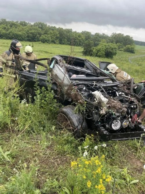 На трассе М-12 в Татарстане погиб 34-летний водитель Mercedes