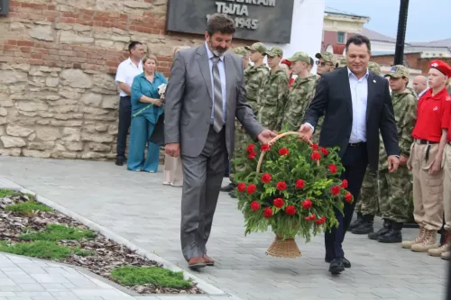 Алабугада Бөек Ватан сугышында һәлак булганнарны искә алдылар