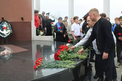 Алабугада Бөек Ватан сугышында һәлак булганнарны искә алдылар