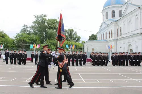 Алабугада 33 суворовчы аттестат алды һәм училище байрагы белән хушлашты