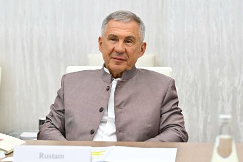 «Живое русское слово должно служить миру и добру»: Минниханов поздравил татарстанцев с Днём Пушкина