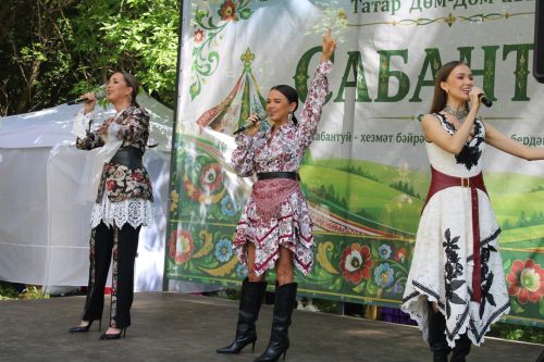 Сабантуй в Татарском Дюм-Дюме прошел с песнями, играми и конкурсами