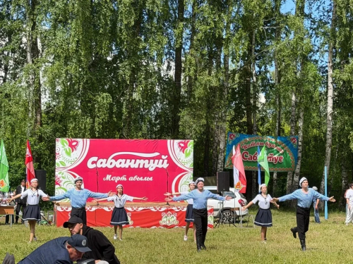 Сабантуй в Мортах прошел с песнями, танцами и народными играми