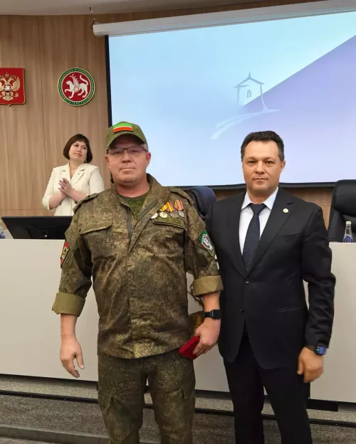 Алабугада МХО катнашучыларына дәүләт бүләкләре тапшырдылар