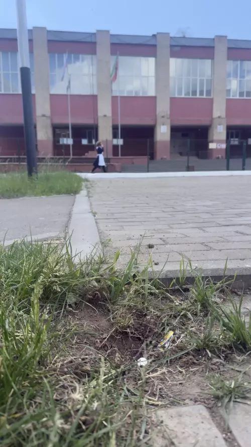 Алабугада коммуналь хуҗалык хезмәткәрләре чыгып торган арматураларны юк итә