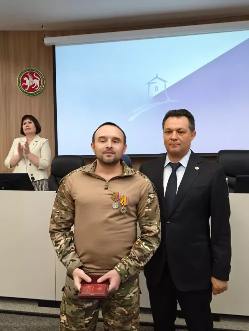 Алабугада МХО катнашучыларына дәүләт бүләкләре тапшырдылар