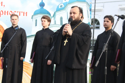 В Елабуге с благословенным концертом выступил хор Сретенской духовной академии