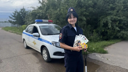 Автоинспекторы напомнили елабужанам о правилах перевозки детей