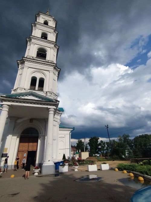 У Спасского собора в Елабуге благоустраивают площадку возле полевой кухни