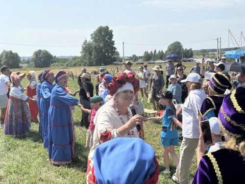 Мурзихада үткән Кыяр бәйрәменә төрле төбәкләрдән кунаклар җыелды